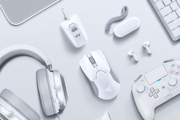 Миша Razer Viper Ultimate Wireless & Mouse Dock Mercury Wireless/USB White (RZ01-03050400-R3U1)